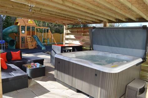 Bring The Luxury Into Your Wales Holiday With A Hot Tub Anglesey Holidays