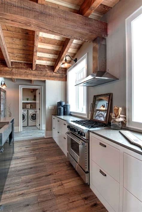 Luxury Canadian Home Reveals Splendid Rustic Modern Aesthetic Rustic