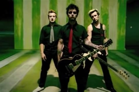 Green Days Track American Idiot Is Now Certified 2x Platinum In The Uk