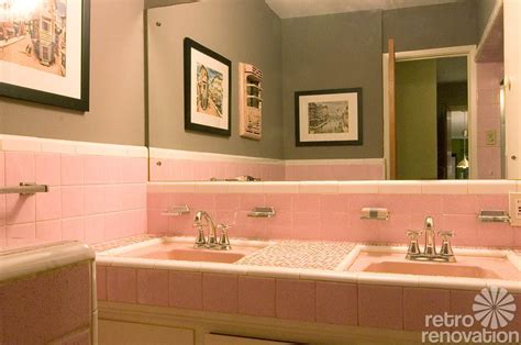 3.3 out of 5 stars 3. Pink, light pink & some olive green | Pink bathroom, Retro ...
