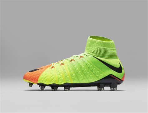 Scarpe Da Calcio Nike 2017 I Nuovi Colori Di Febbraio Di Mercurial