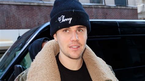 Justin Bieber Says Hes Been Struggling A Lot Asks For Prayers