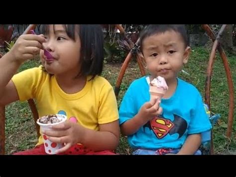 Yusuf Dan Wirda Cobain Es Krim Murah Dari Abang Ice Cream Keliling Youtube