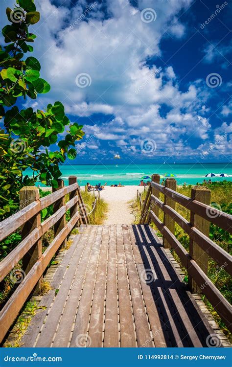 Walkway To Famous South Beach Miami Beach Florida Editorial Stock