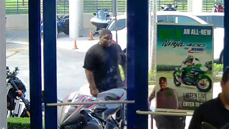 Person Of Interest Still Sought In Xxxtentacion Murder Miami Herald