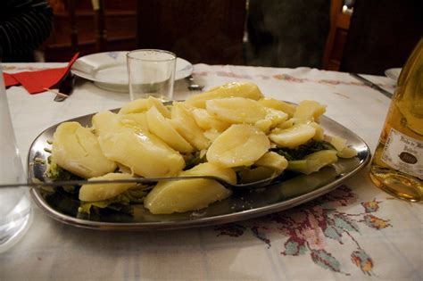 Como o bacalhau da consoada é servido á noite e acompanhado de muitos doces e sobremesas, poderá temperar o bacalhau simplesmente com azeite e boa noite de consoada e feliz natal! meiadeleite.com » consoada