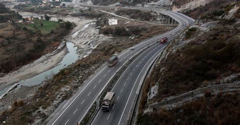 Jammu Srinagar National Highway To Remain Shut For Repair Work On June 23 Official Daily