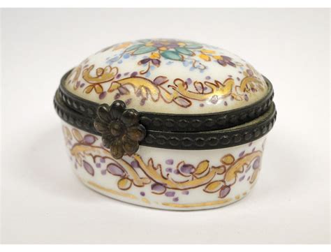 Shop ceramic boxes and other ceramic decorative objects from top sellers around the world at 1stdibs. Limoges Porcelain Pill Box FRance Flowers Gilding 20th
