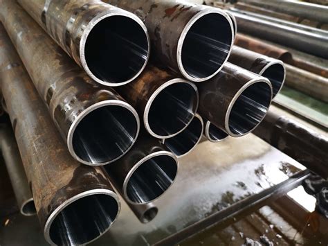 High Precision Seamless Carbon Steel Pipe Cold Drawn Round Shape For