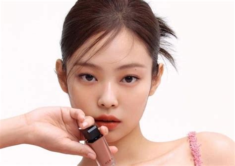 Blackpinks Jennie Shows Off Her Refreshing Beauty In New Hera