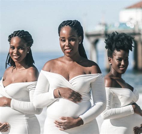 beautiful maternity photos of 3 pregnant sisters