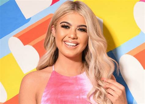 Love Islands Belle Hassan Unrecognisable As She Shows Off Dramatic Neck