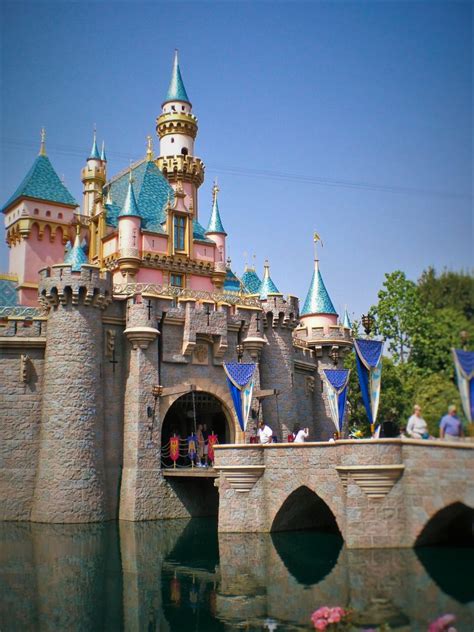 Every year around christmas the castle gets a beautiful overlay to match the magic of the for fans that think the blue hues are too dark, keep in mind that the colors will begin to fade in the california sun. Sleeping Beauty Castle Disneyland 2 - 2 Travel Dads