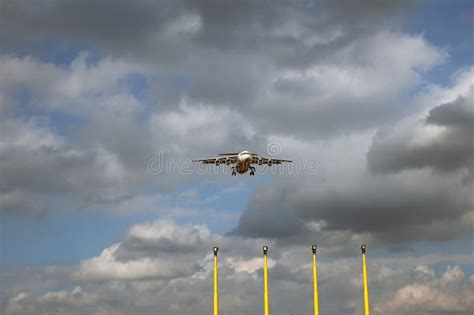 Aircraft Landing Approach Stock Photo Image Of Airborne 2447828