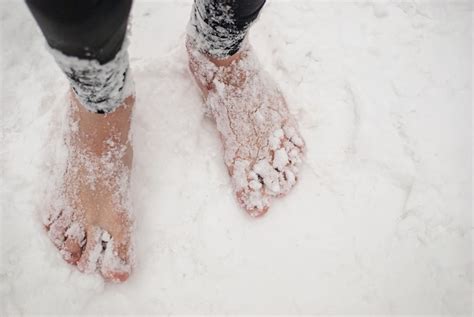 How To Run Barefoot In The Snow Gear And Tips Barefoot Training Central
