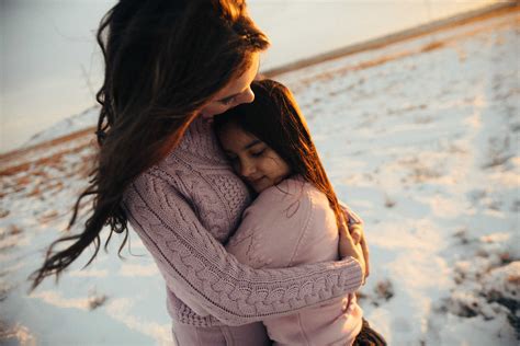 Heres What Daughters Need From Moms To Help Build Confidence