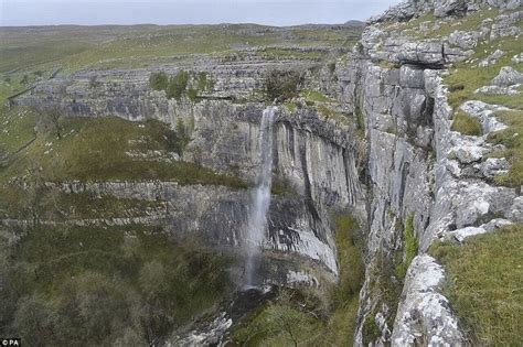 Malham Cove Waterfall Brought Back To Life After 200 Years Amusing Planet