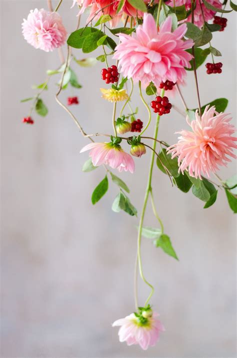 Hanging Flower Decor Hanging Flowers For A Pretty Display