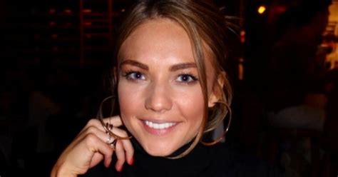 Sam Frost Posts The Ultimate Selfie Is Not Sorry For The Realness