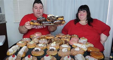 Fat For Fame Social Media Stars Sacrifice Their Health And Waistlines For Clicks And Money