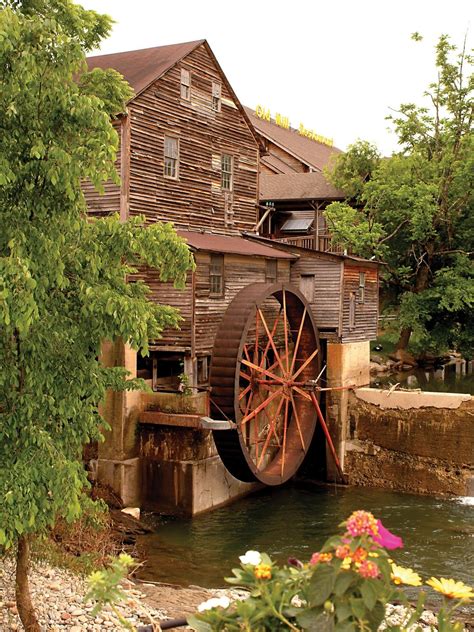 Old Mill Pottery House And Cafe Pigeon Forge Tennessee Water Wheel