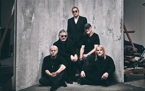 This into the deep album was released in 2015 and featured titles like higher and higher, into the deep and does it really make a difference from galactic and mavis staples. Deep Purple: Neues Album „Woosh" und Tour 2020