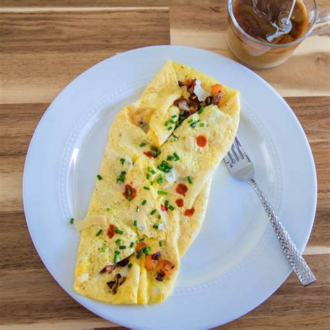 How To Make The Perfect Thin Stuffed Omelette The Hangry Economist