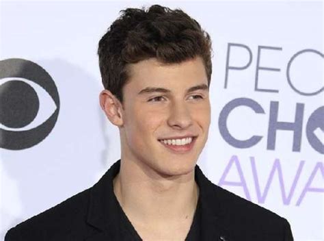 Shawn Mendes Height Early Life Career And Net Worth