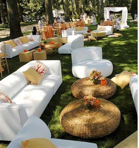 Amazing And Comfortable Backyard Wedding Chairs Design Ideas