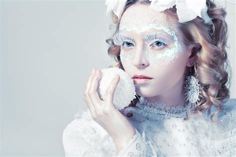 2048x1365 Girl Model Makeup Face White Woman Winter