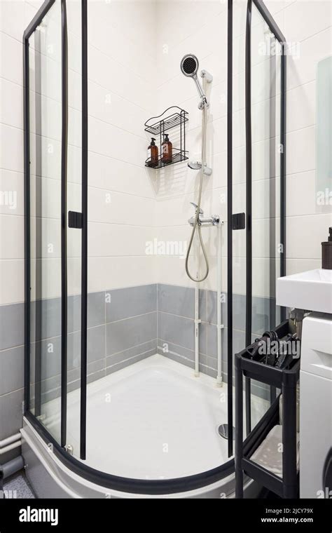 Photos Of A Bathroom With A Shower Stock Photo Alamy