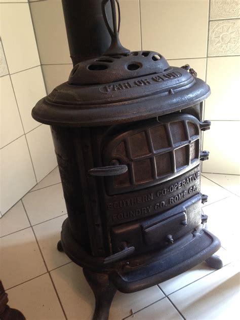 “parlor Glow” Cast Iron Wood Stove Collectors Weekly