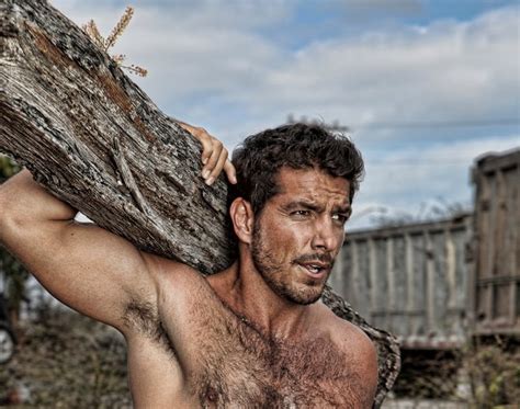 MALE CELEBRITIES Mexican hunk actor Paulo César Quevedo shirtless hotness