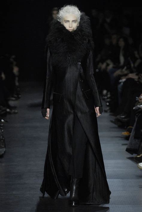 20 Of The Best Gothic Runway Looks Of All Time Glam Fashion Goth