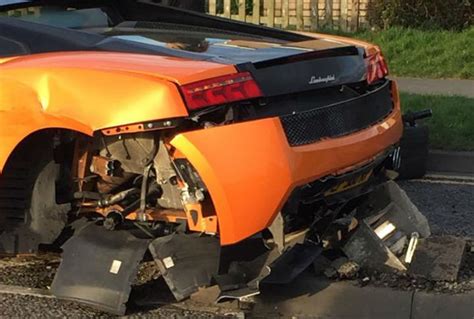 Lamborghini Gallardo Lp550 2 Bicolore Crashed In The Uk Gtspirit