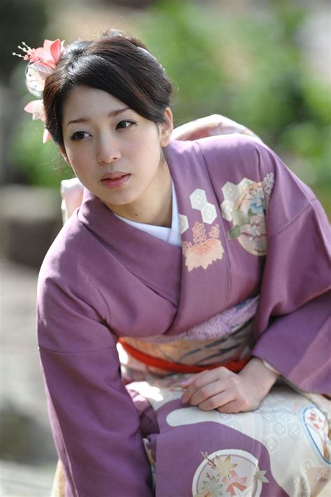 Traditional Kimono Traditional Outfits Japanese Kimono Japanese Girl