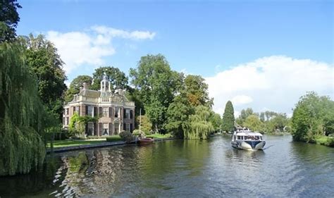 Aussergewöhnliche hausbootvermietung in amsterdam, von traditionellen lastkähnen bis hin zu schwimmenden luxusvillen der oberklasse. Auf der Vecht mit dem Hausboot - Niederlande | Hausboot ...