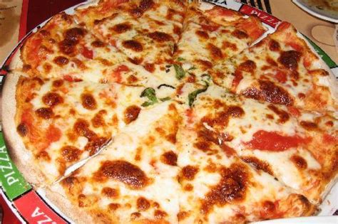 Good pizza, too - Picture of Rolandi's Pizzeria, Isla Mujeres