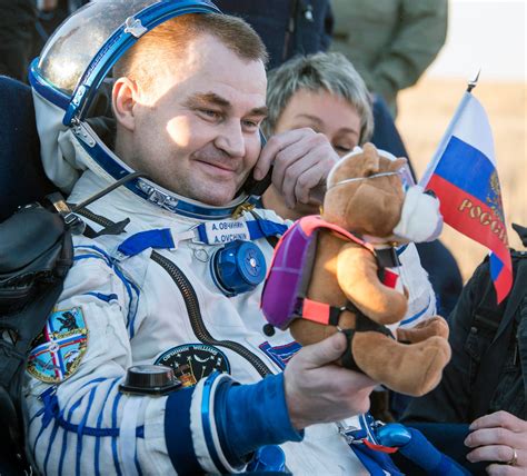 Nasas Record Breaking Astronaut And Russian Crewmates Return Safely To