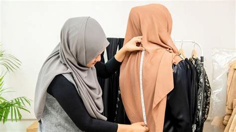 Menurut sebagian orang menjahit adalah sebuah hobby. Cara Menjahit Baju Brokat Duyung : 20 Trend Terbaru Pola ...