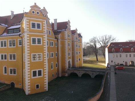 55,32 m² große 2 zimmer wohnung befindet sich im iii. 2-Zimmer-Wohnung Schloss 4 - Kaltmiete 225 € - Städtische ...