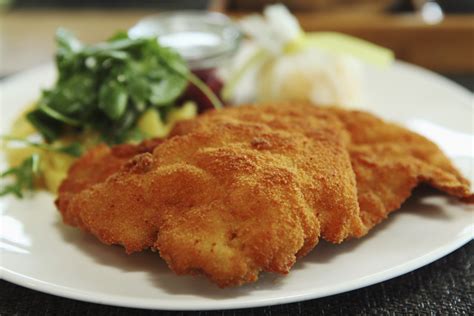 Traditional Wiener Schnitzel Or Viennese Cutlet Recipe Recept Kip