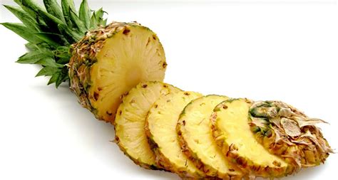 Youve Been Eating Pineapples The Wrong Way For Your Whole Life