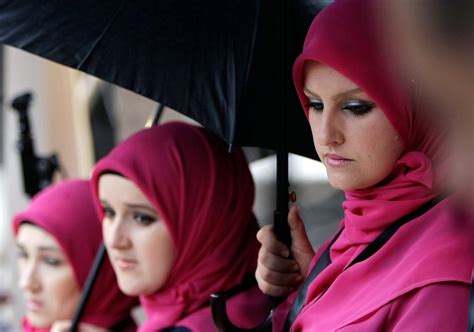 Secular Feminism Is Silencing Islamic Feminism Middle East Eye