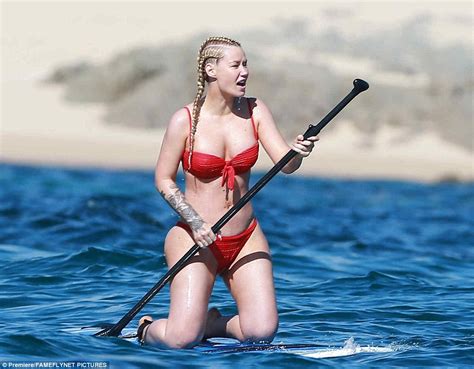 Iggy Azalea Gets Wet And Wild With New Beau LJay Currie Daily Mail Online