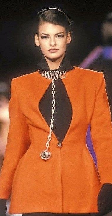 Linda Evangelista Lanvin Autumn Winter 1990 Couture Fashion