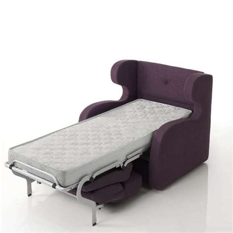 Rispetto ad un divano letto, la poltrona letto singolo senza dubbio occupa meno spazio è può essere sistemata anche in un ambiente poco capiente. Poltrona Trasformabile In Letto Singolo