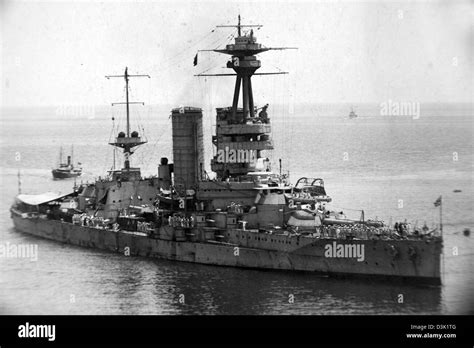 Royal Navy Warship Ww1 Stock Photo Alamy