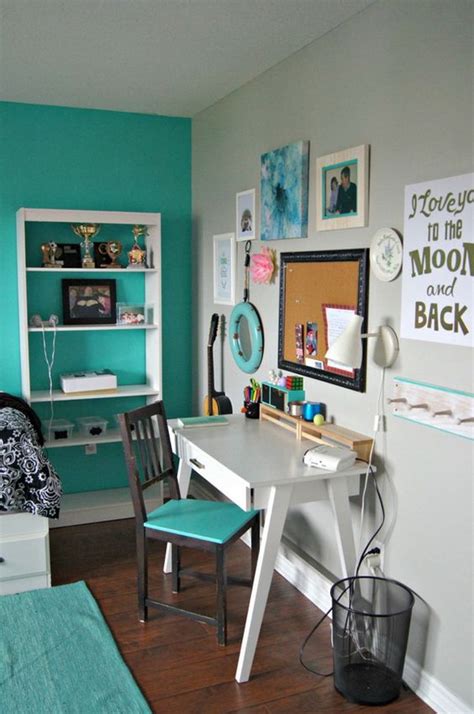 It partly hides the bed, and provides more space underneath. 40+ Beautiful Teenage Girls' Bedroom Designs - For ...
