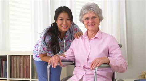 Top 10 Qualities To Look For In A Good Caregiver For Your Elderly Loved